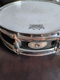 Pearl black 13" piccolo snare drum
