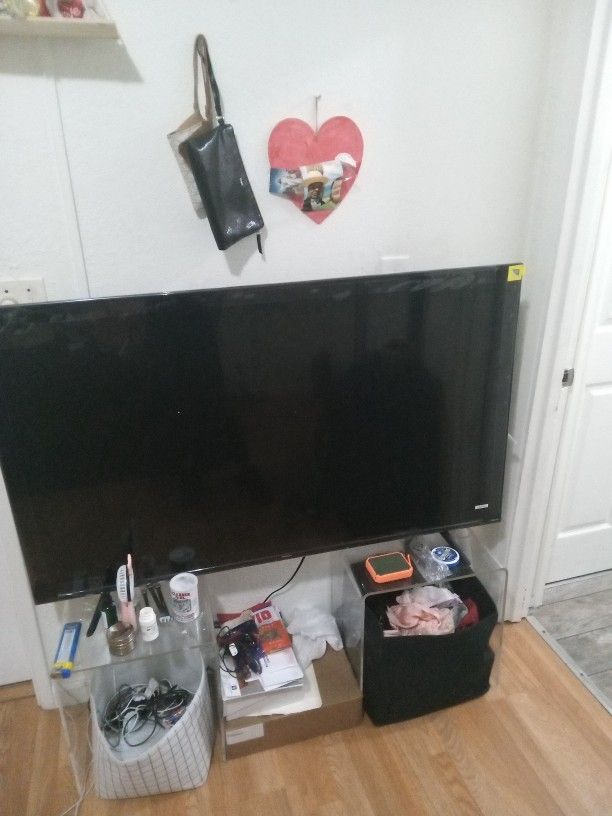 For Sale Hisense $400