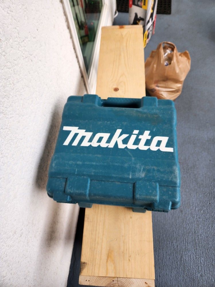 Makita Nail Gun
