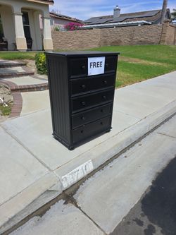 Free 5 drawer dresser