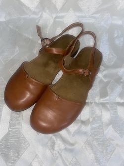 Women’s Closed Toe Sandals 