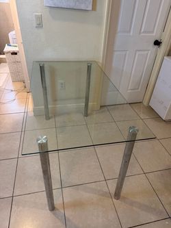 Glass rectangular dining table