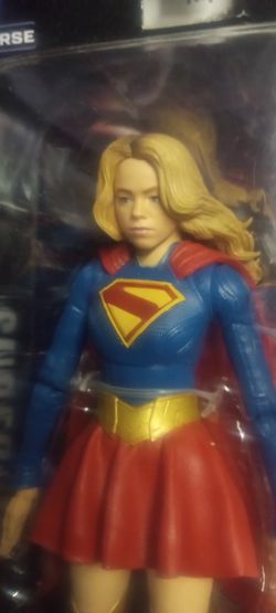 DC MULTIVERSE SUPERGIRL FIGURE