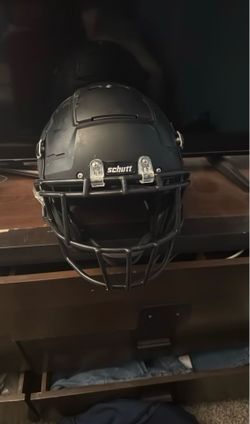 F7 matte black helmet