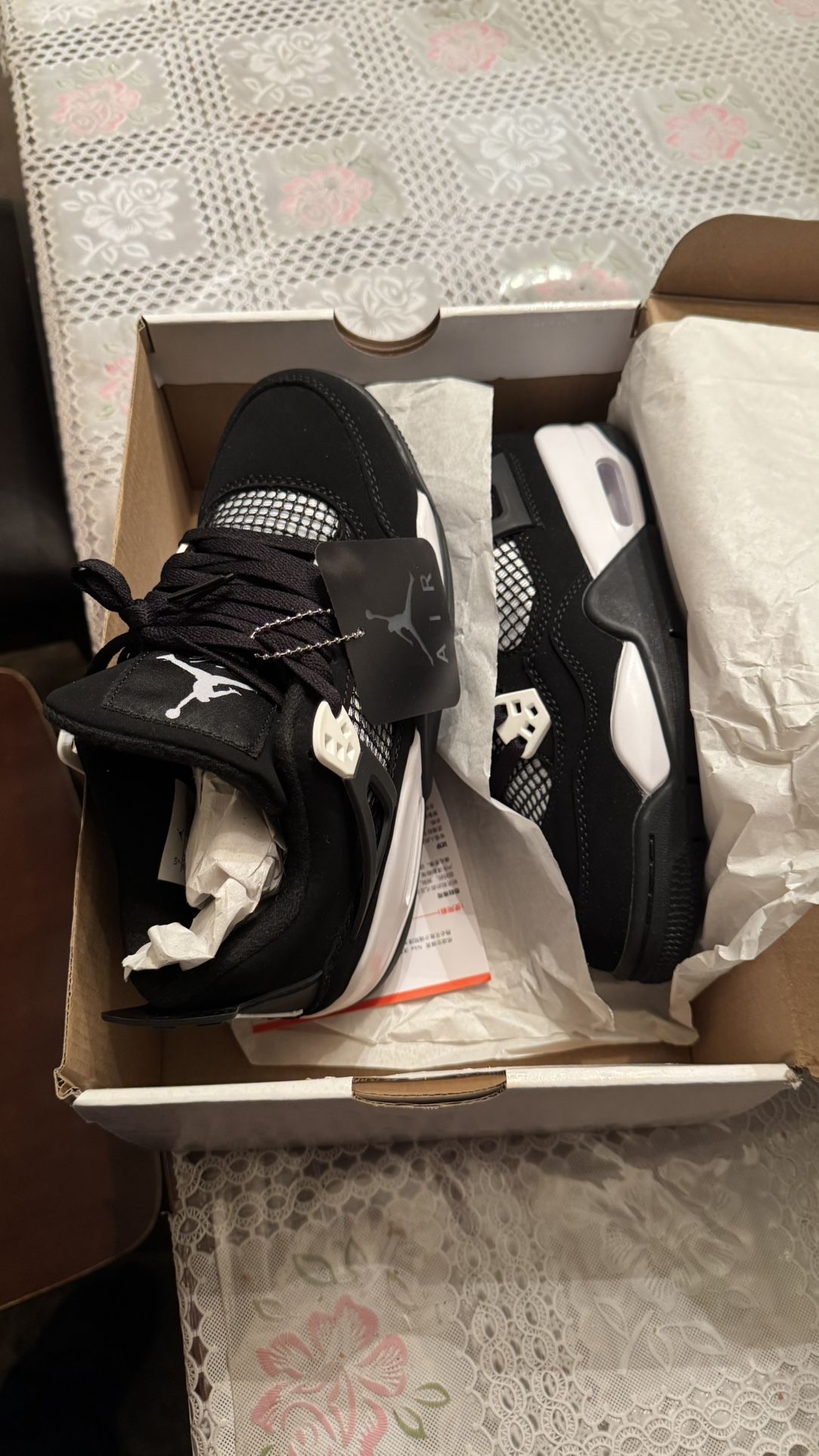 Air Jordyn 4 “White thunder” Size 7 Women’s