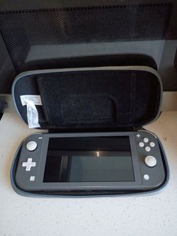 Nintendo switch lite and Skyrim game