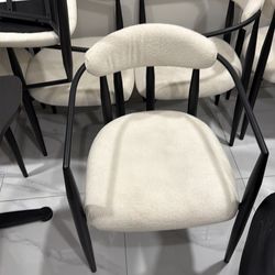 8 Dining Table Chairs