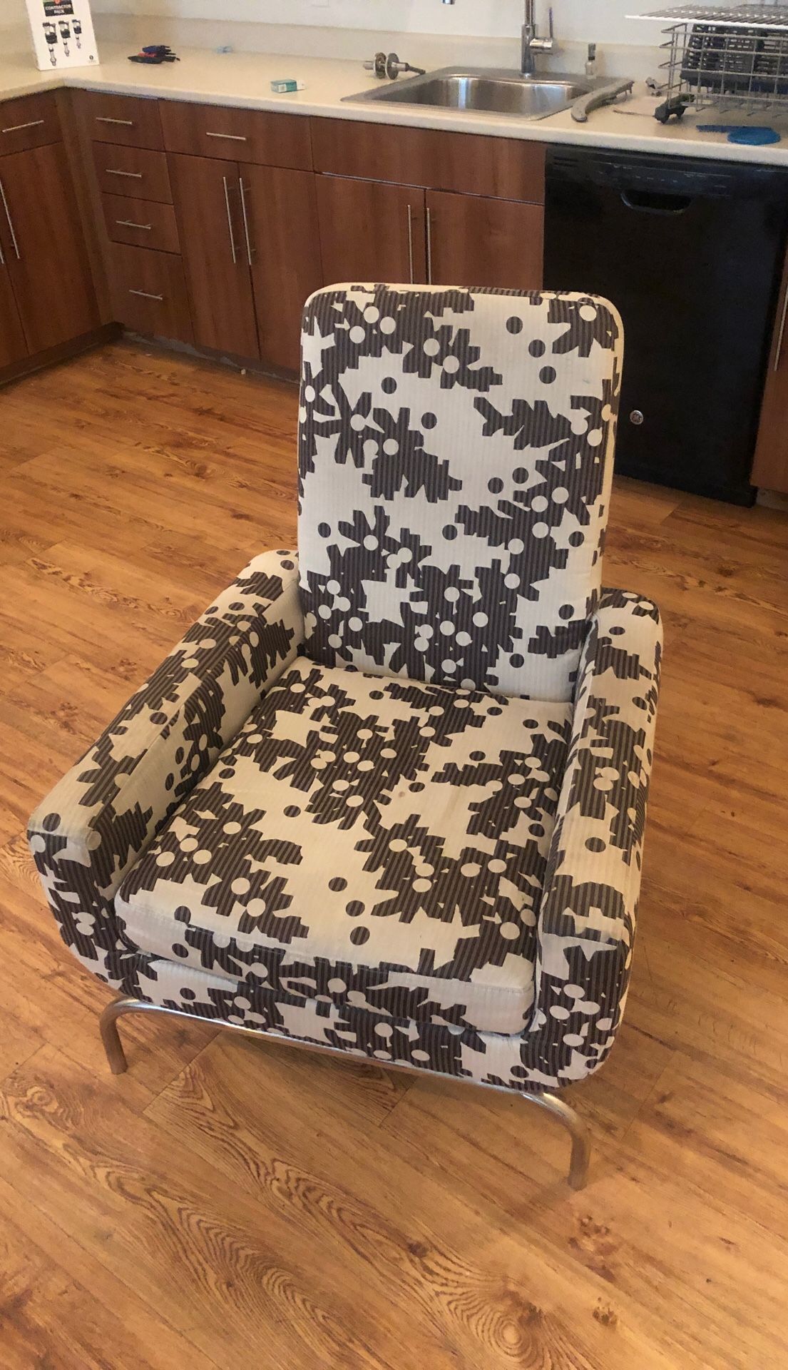 5 Lounge chairs