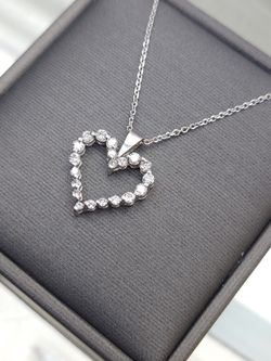 14k White Gold Natural Diamond Heart Necklace