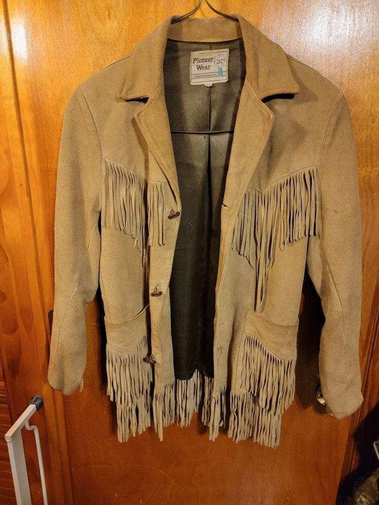 Old Western Jacket Size 38. Dry Cleaned And Leather Treated. . Straight From Cherokee. This Is The Real Deal....