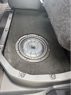 Tacoma 10” kicker subwoofer box with kicker Amp