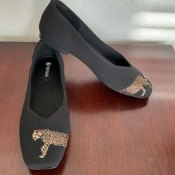 VIVAIA Audrey Black Knit Cheetah Embroidered Loafers 