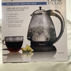 Capresso H2O PLUS Glass, Cordless, Safety Water Kettle