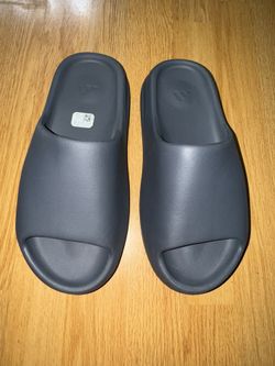 Yeezy’s Slides