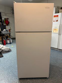 Whirlpool top-mount refrigerator. Costco Signature