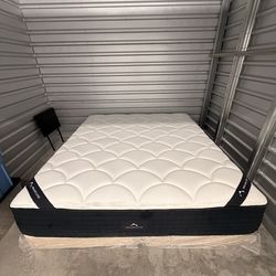 Cali King Mattress and Box Springs