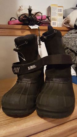 totes boys snow boots