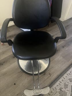 Salon chair