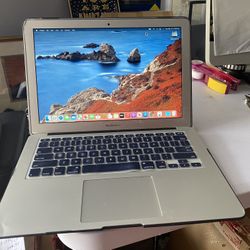 MacBook Air.   13 Inches. Year 2014 