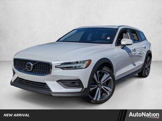 2023 Volvo V60 Cross Country