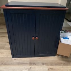 CABINET Armoire with shelf
