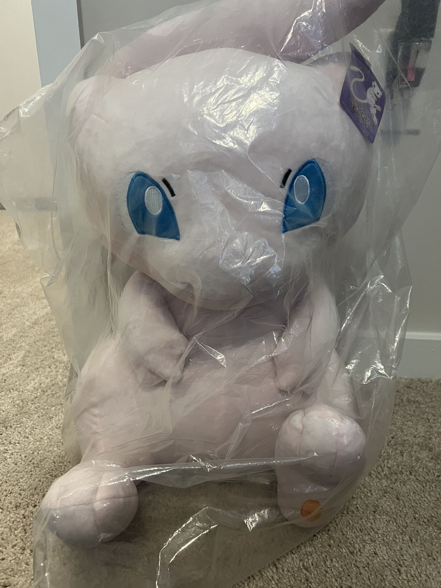Pokémon ( Mew plush)