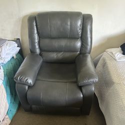 Recliner (Leather)