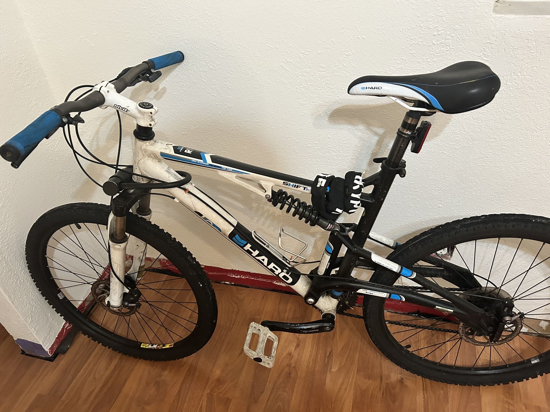 26 ‘ Mountain Bike