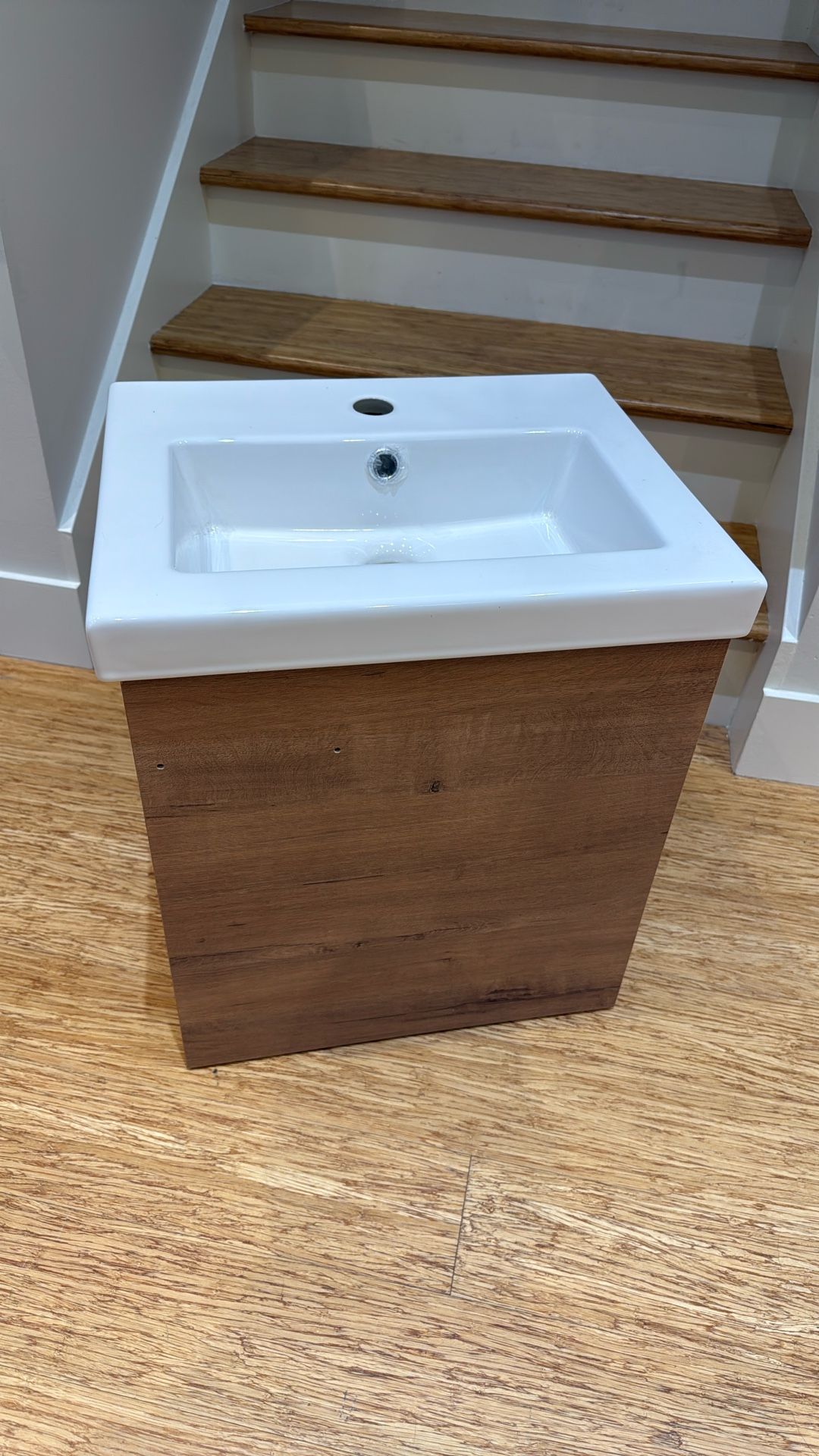 18" Floating Bathroom Vanity with Sink