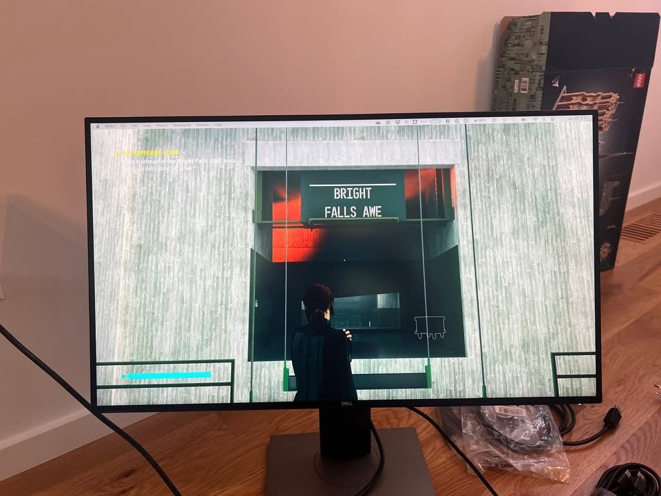27 Inch Monitor: Dell UltraSharp