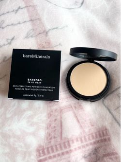 Bare Minerals Barepro Powder Foundation