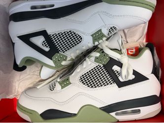 WMNS Air Jordan 4