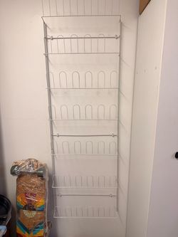 Hanging shoe rack