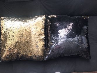 Black/ Gold decorative pillows