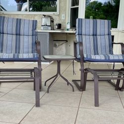 Outdoor Lounge Chairs With Foot Rests Plus Table 