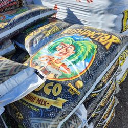 FoxFarm Bush Doctor Coco Loco Potting Mix 2 Cu Ft 