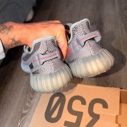 Yeezy size 7!