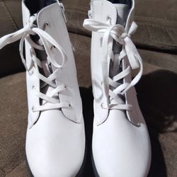 Women's Size 9 Rouges