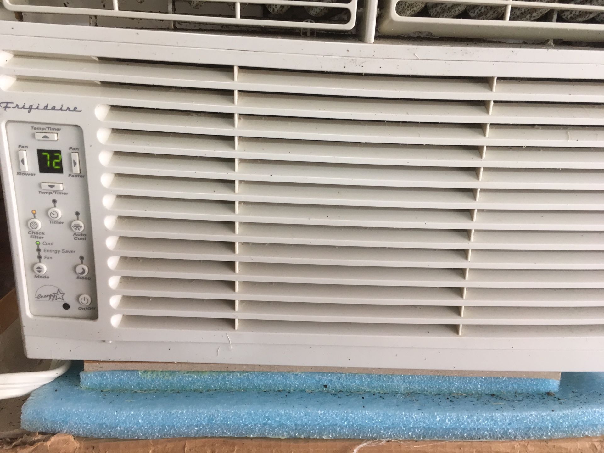 Air conditioner, window unit