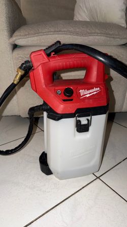 Sprayadora Milwaukee 2 galones M12