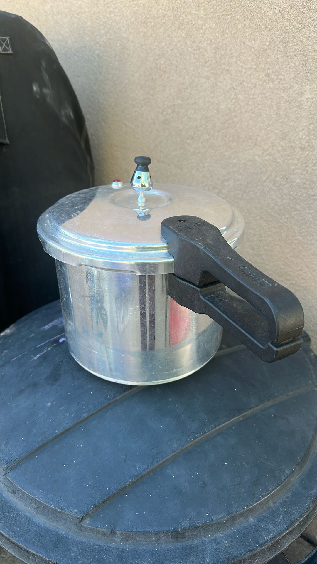 So Daryl pressure cooker