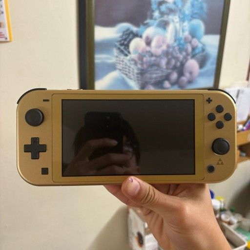 Nintendo Switch Lite Zelda Hyrule Edition