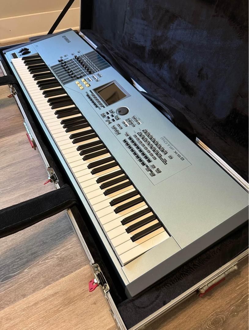 Yamaha-Motif-XS8-Workstation/Synth/ Keyboard