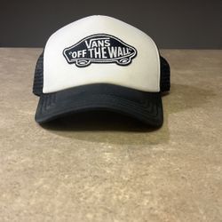 Vans “Off The Wall” Trucker Hat
