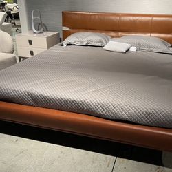 Phoenix Tan King Leather Bed