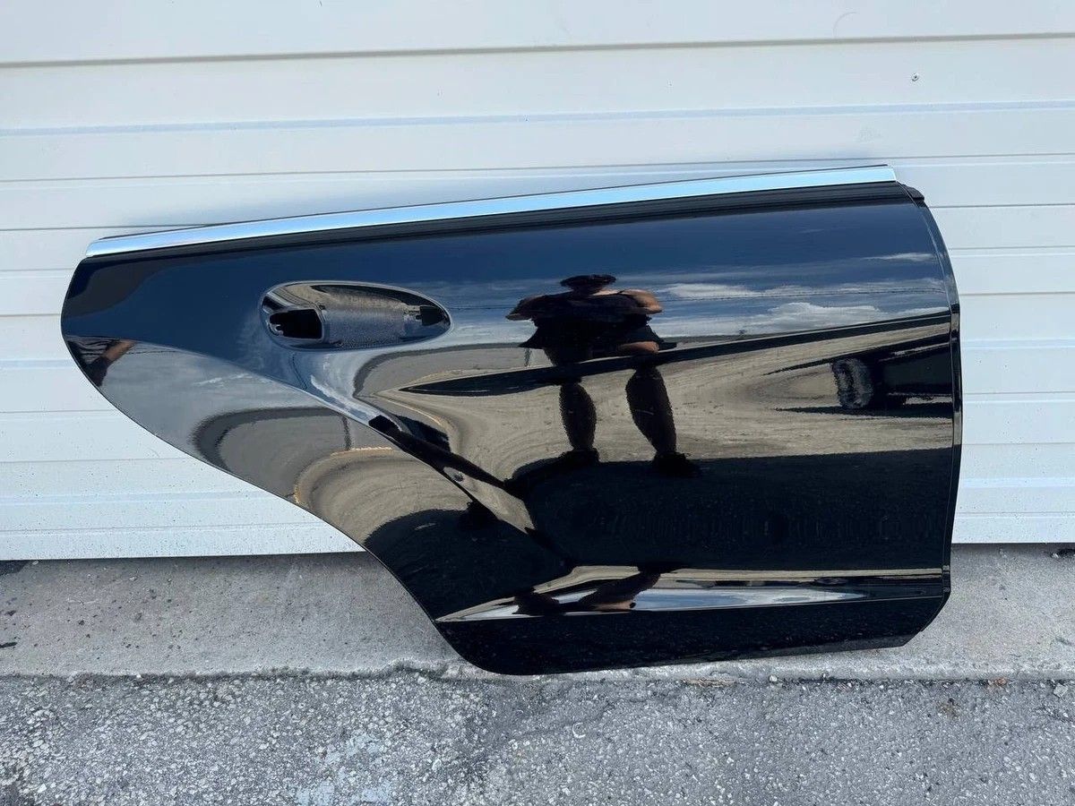 12-18 Mercedes W218 CLS550 CLS400 CLS63 Rear Right Side Door Shell OEM BLACK