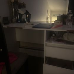 Desk!