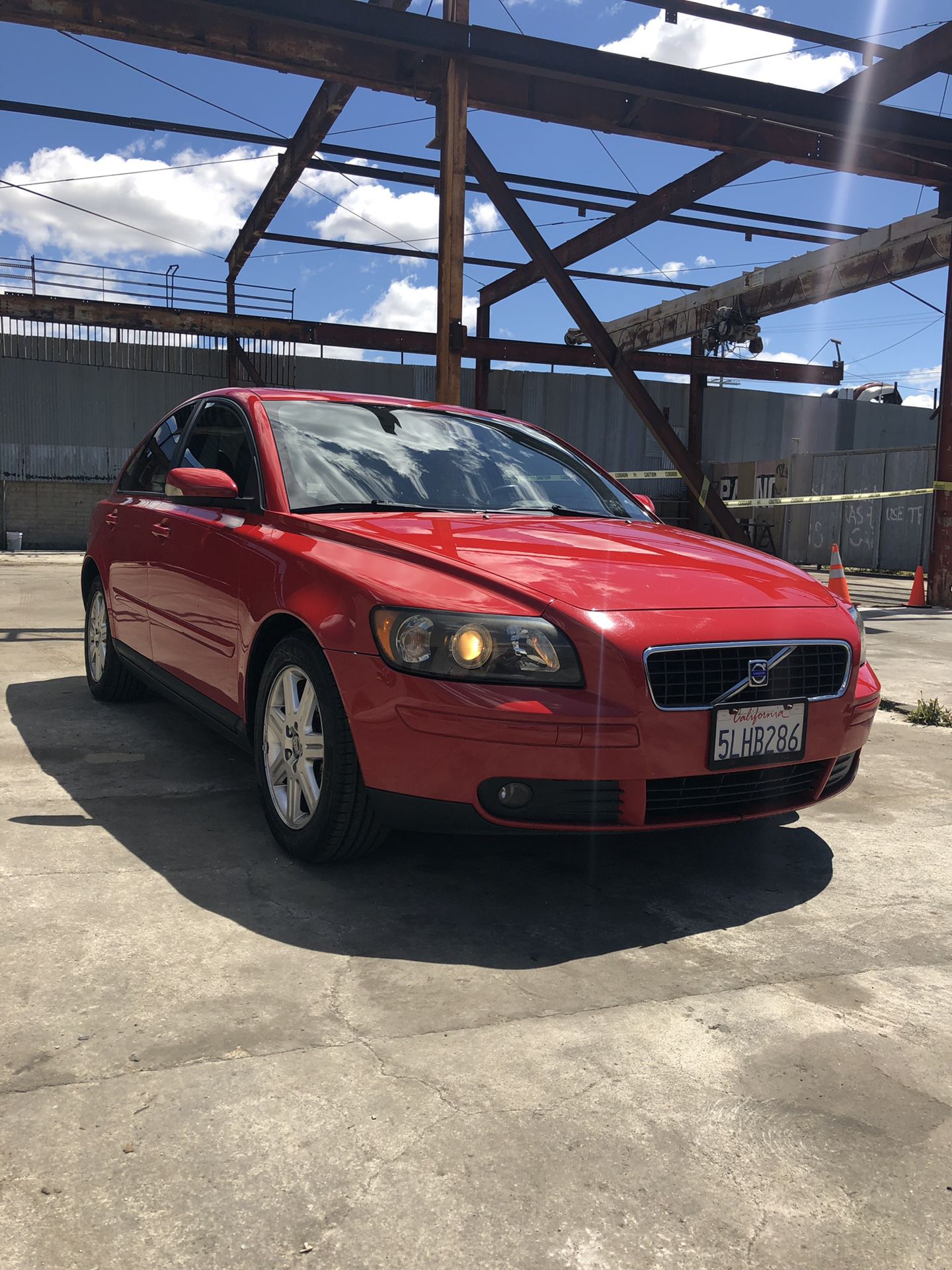 plantageejer Udvidelse partner BEAUTIFUL CHERRY RED 2005 VOLVO S40 T5! CLEAN TITLE! 130k MILES! for Sale  in Los Angeles, CA - OfferUp