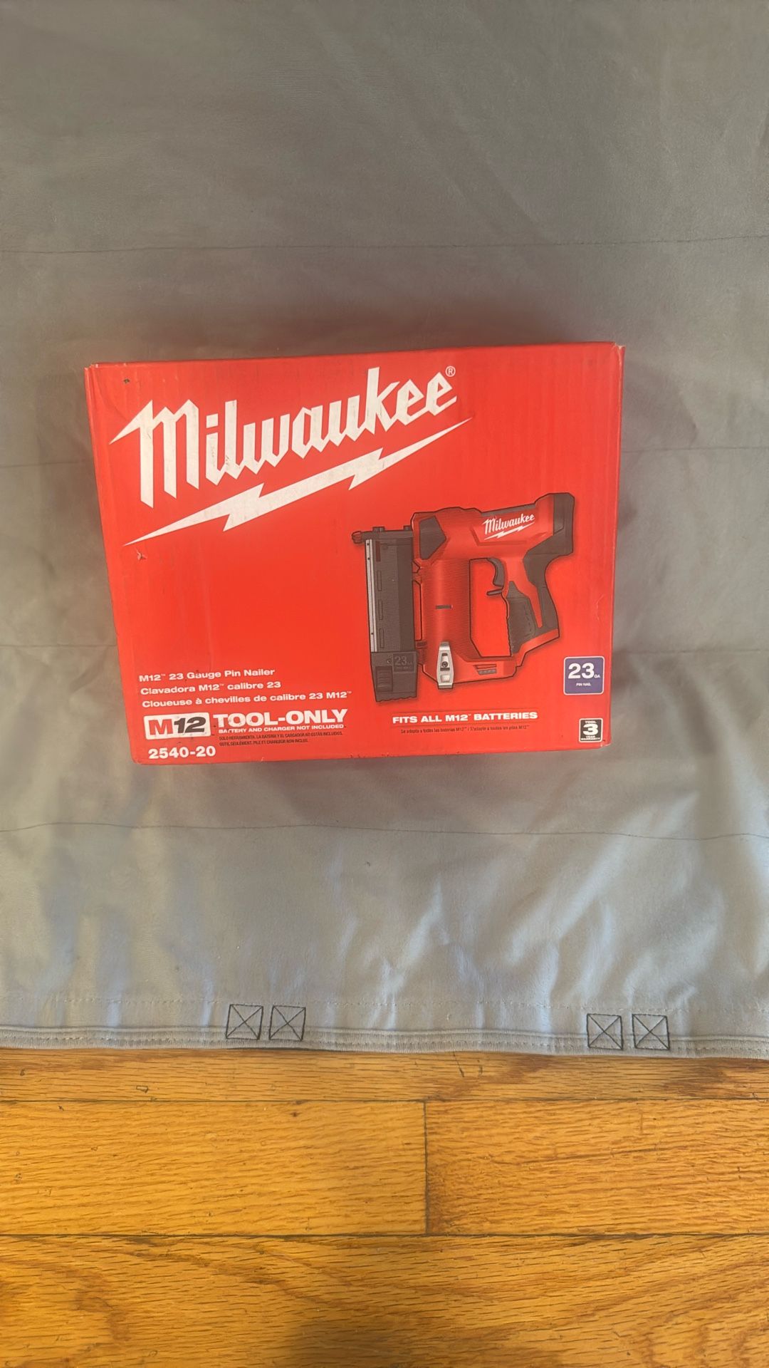 M12 Finishing Nail Gun