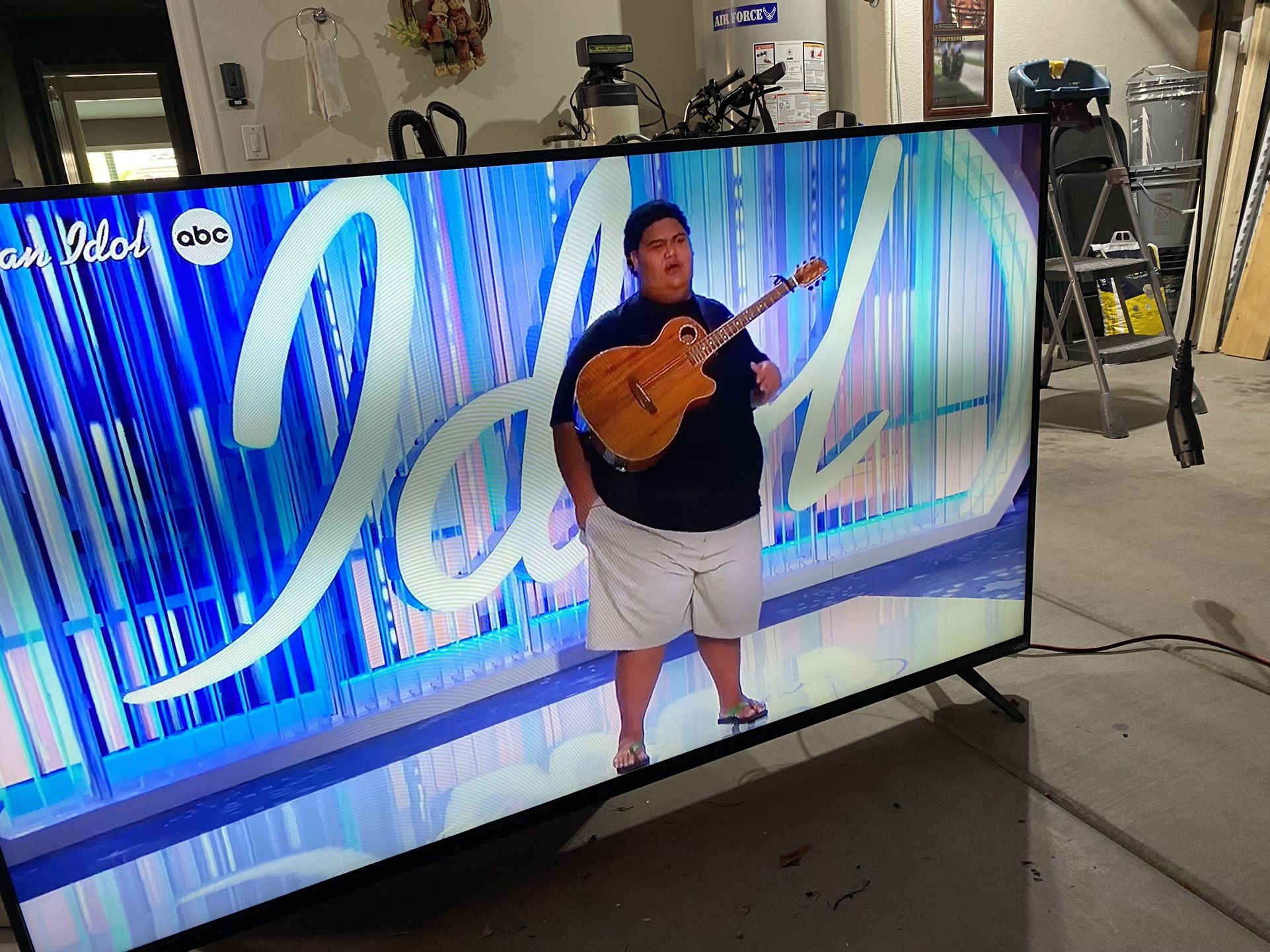 Vizio 70 Inch TV. E70-C3